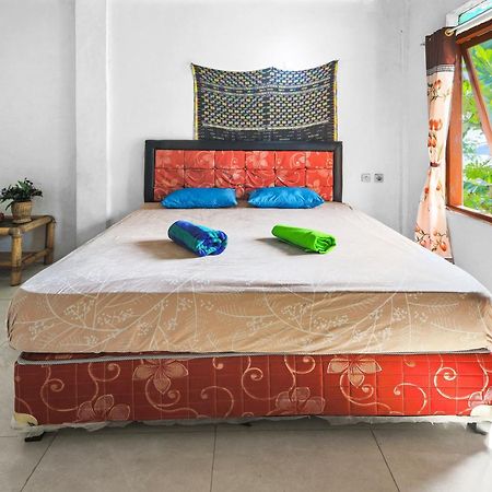 Palulu Garden Homestay ラブハン・バジョ エクステリア 写真