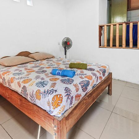Palulu Garden Homestay ラブハン・バジョ エクステリア 写真