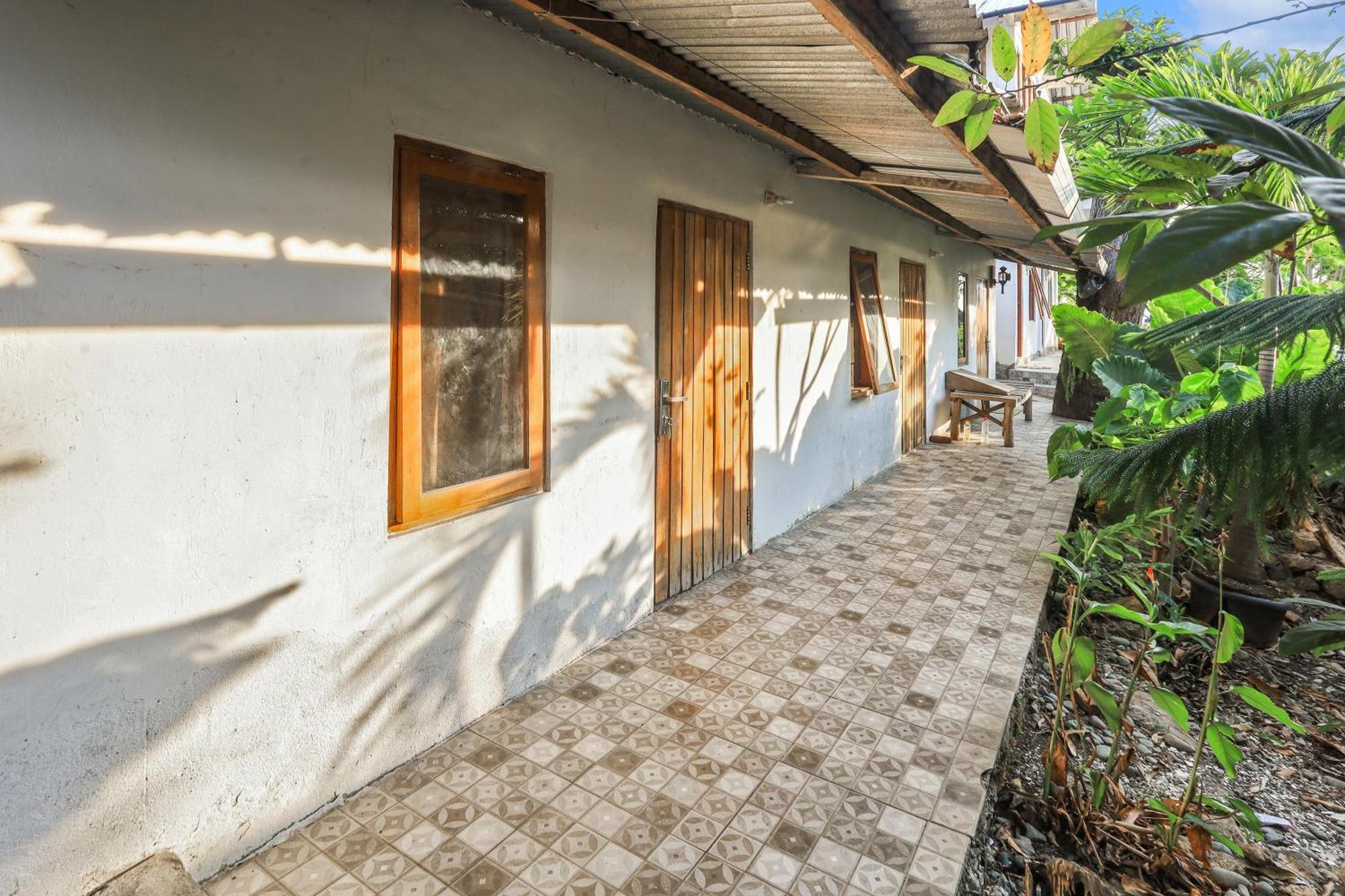 Palulu Garden Homestay ラブハン・バジョ エクステリア 写真